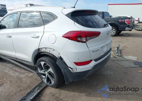 2016 Hyundai Tucson Sport z USA, uszkodzony, nr VIN KM8J33A24GU254063